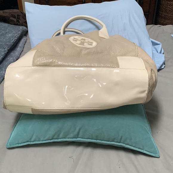 Tory Burch Patent Leather Bag - Picture 5 of 10